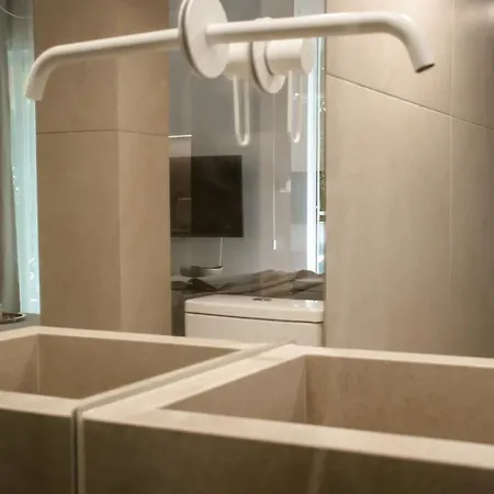 Urban Mirage Apartment *