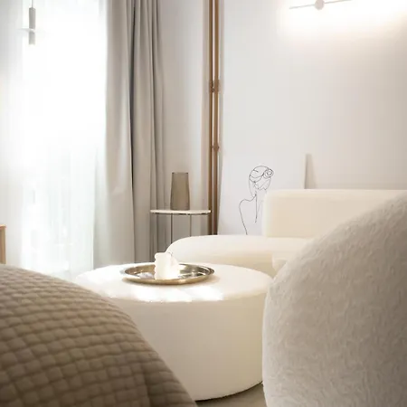 Апартаменты Urban Mirage